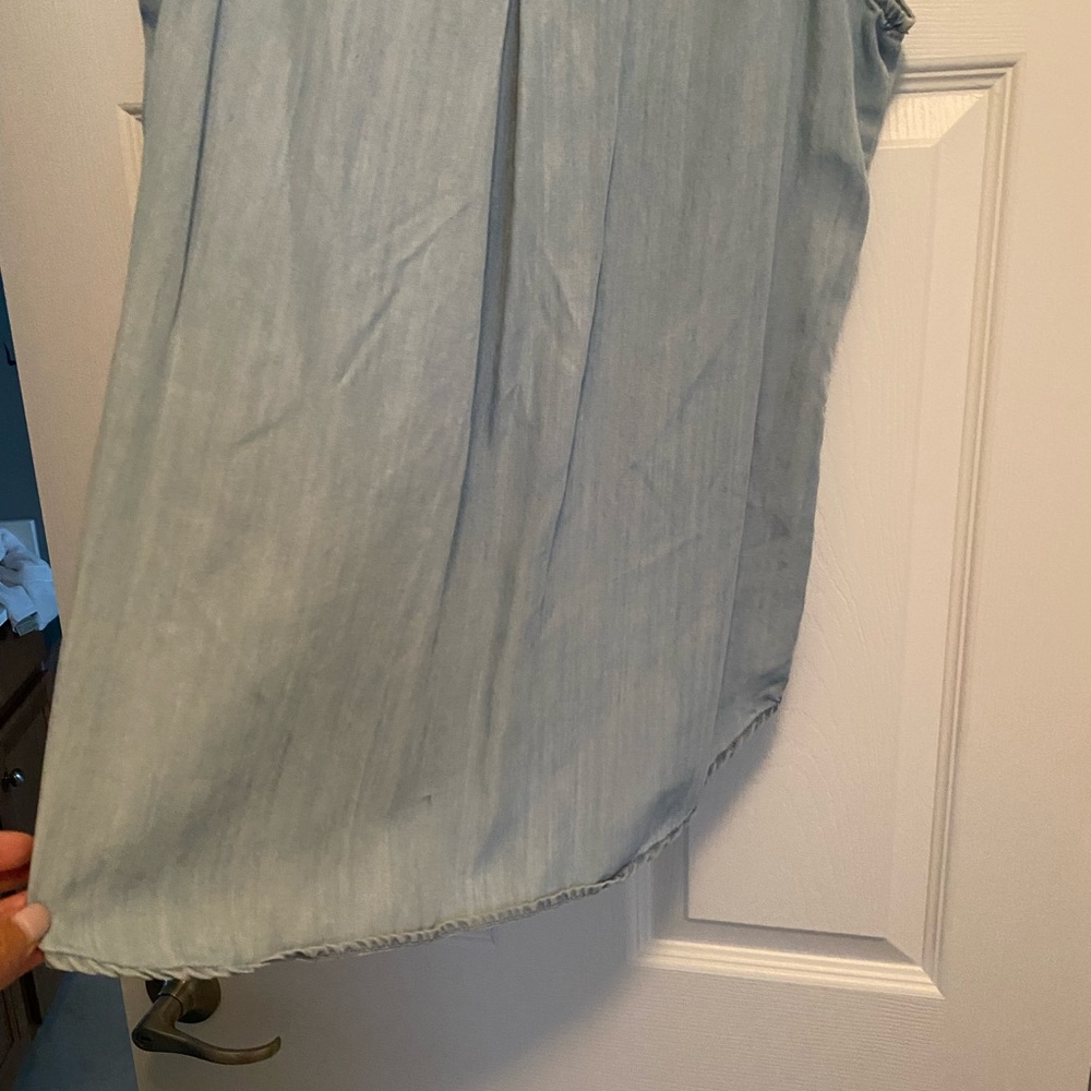 Velvet Heart Sky Blue Sleeveless Top - Picture 9 of 10